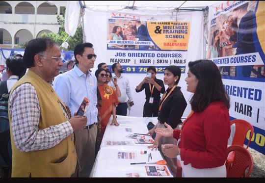 महिला महाविद्यालय में एक दिवसीय करियर काउंसलिंग एक्सपो का आयोजन